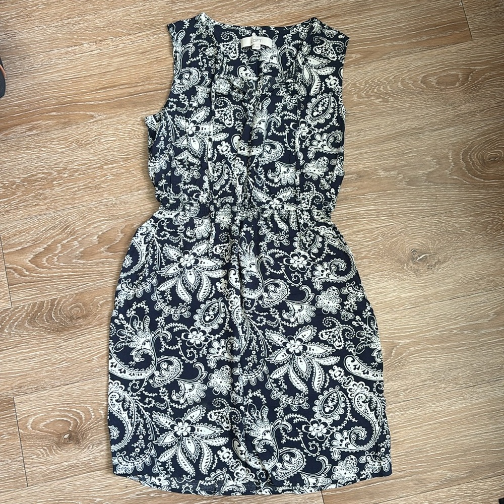 LOFT navy & beige paisley print dress, XS, like new!